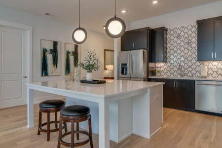 The Briar - Luxurious Condo Near Vanderbilt, Nashville Eksteriør bilde