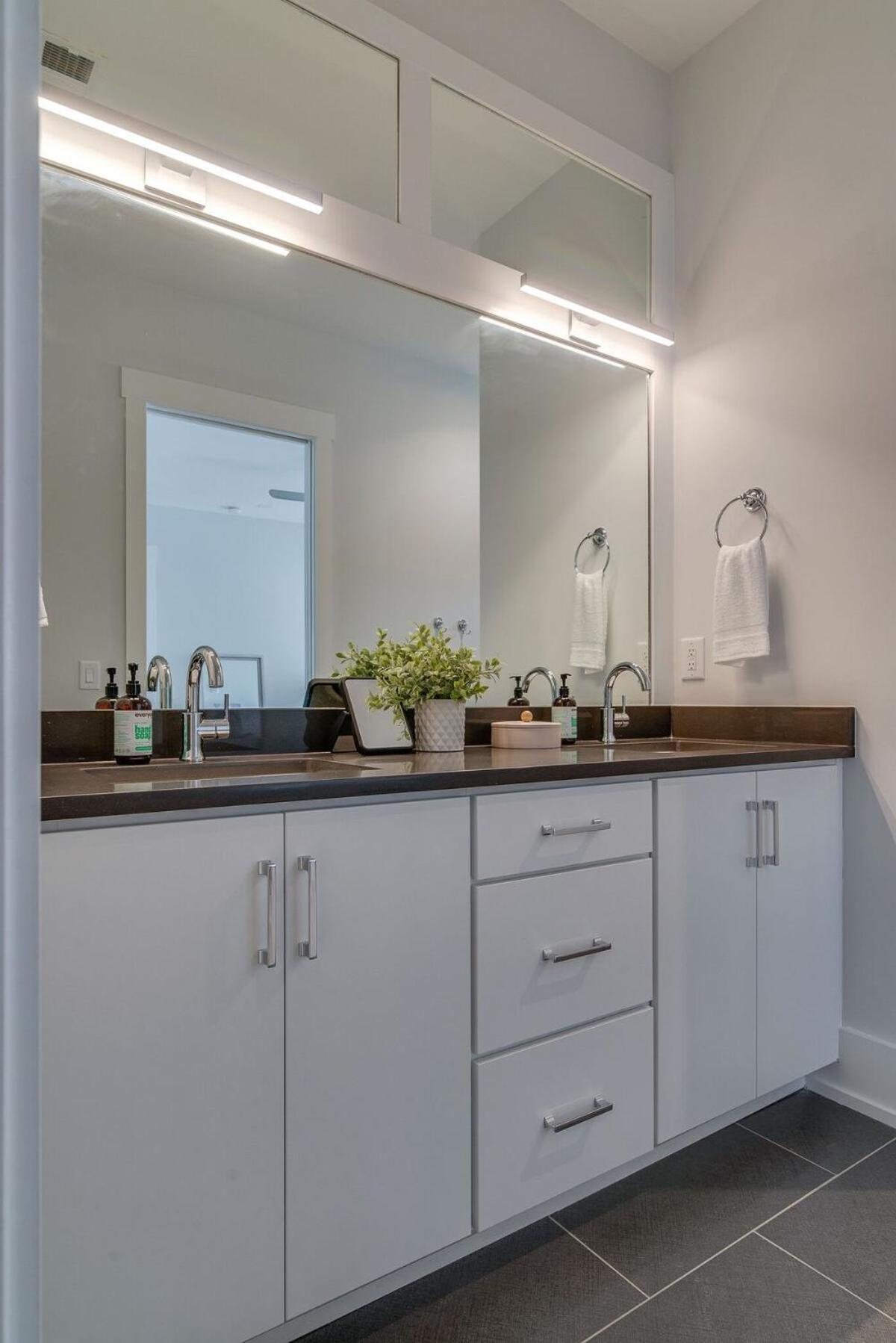 The Briar - Luxurious Condo Near Vanderbilt, Nashville Eksteriør bilde